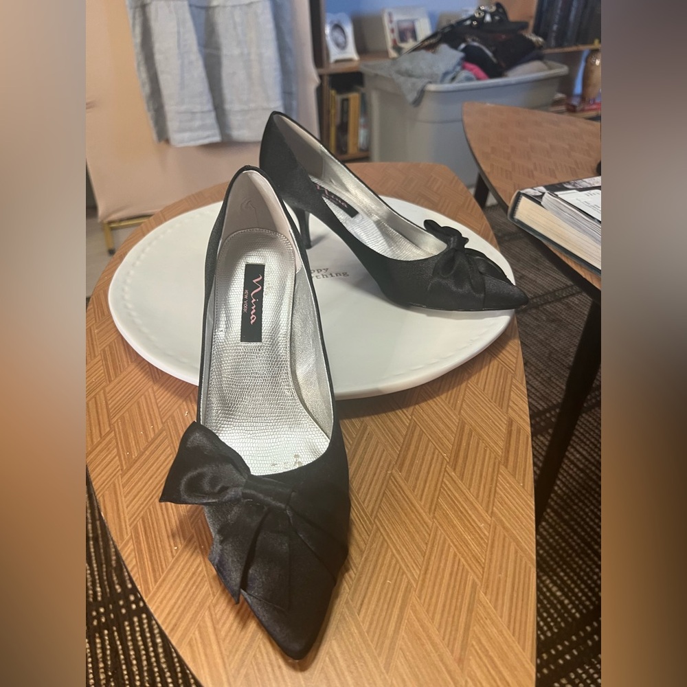 Nina Black Royal Satin Formal Pumps - Picture 4 of 9